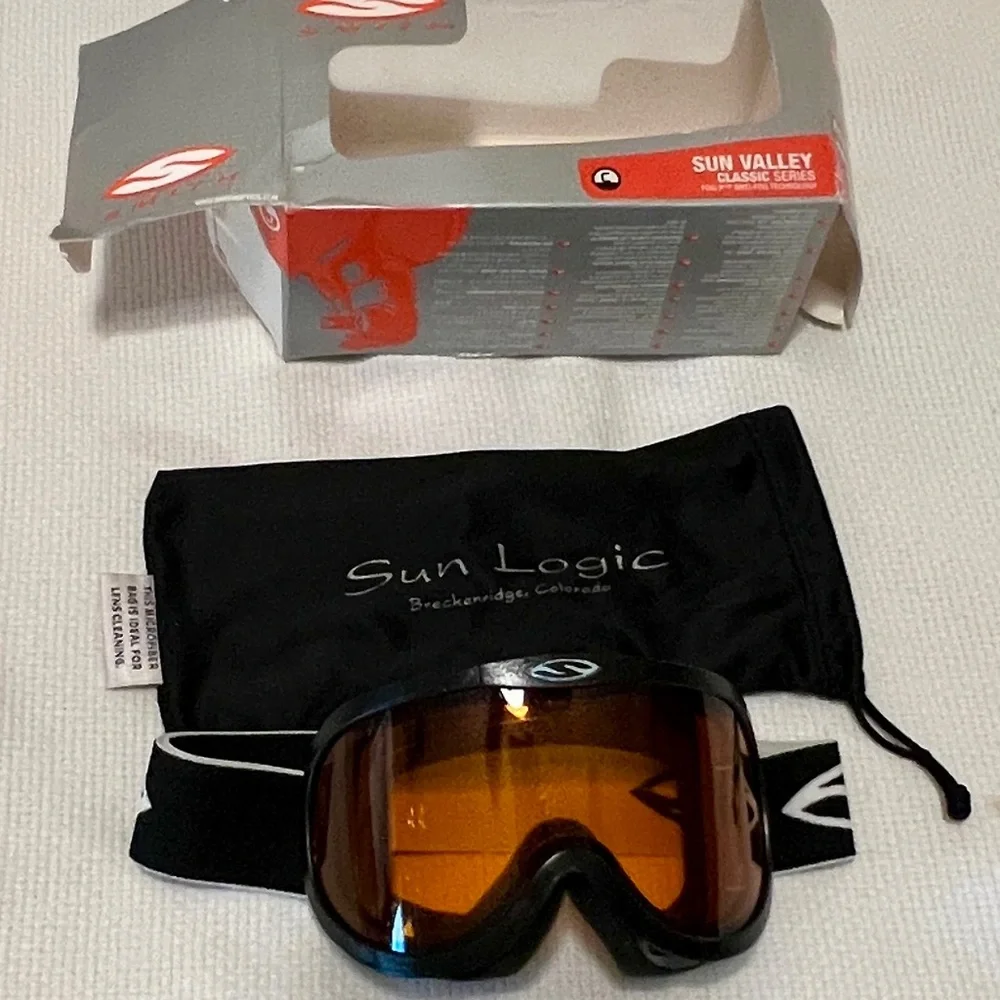 Sun Logic Ski Goggles | Amber Lens | Classic Series | Includes Case & Box